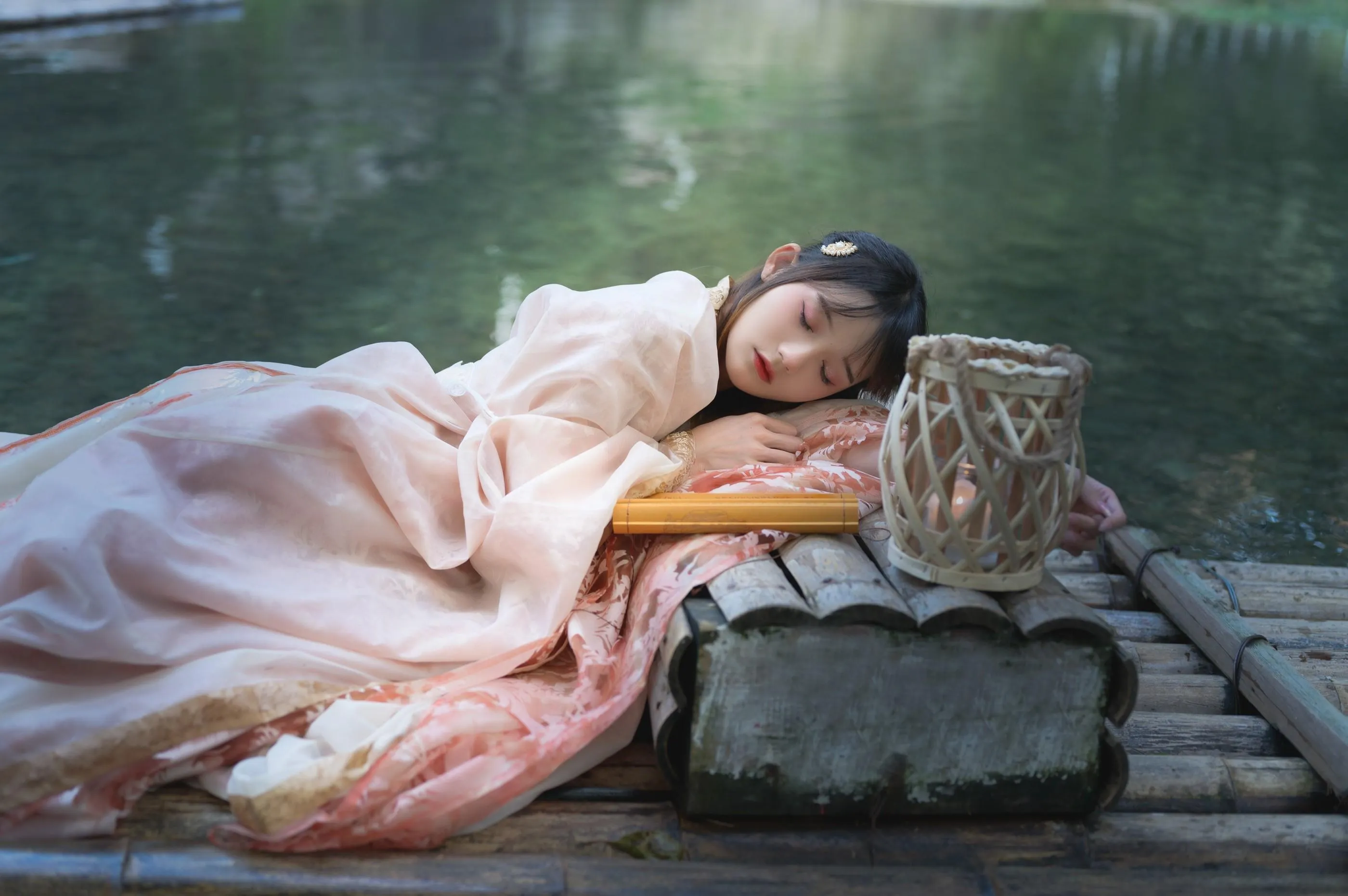 [YITUYU艺图语]2022.07.09 烟雨江南 兔子Zzz不吃胡萝卜 [27P]插图8
